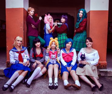 [PHOTOSHOOT] Sailor moon school group